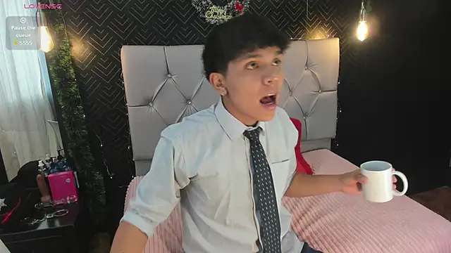 Thiago Kozak online show from November 2025 12:59:01 PM