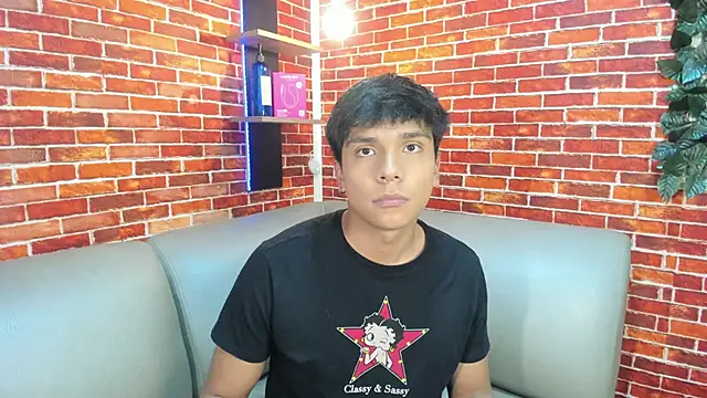 Thiago Kozak online show from April 2026 01:17:02 PM