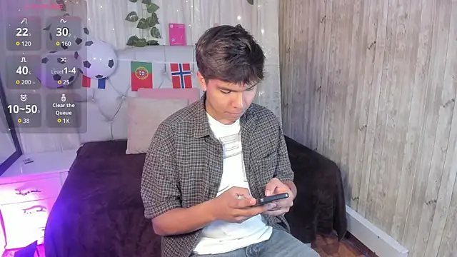 Snapshot of Thiago_Kozak chatting on July 2026 02:56:02 PM Thiago Kozak online show from July 2026 02:56:02 PM