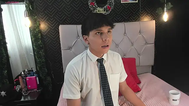 Thiago Kozak online show from November 2025 01:10:01 PM