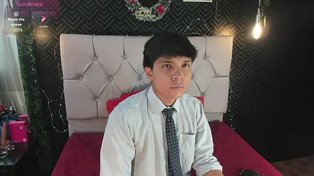 Thiago Kozak online show from December 2025 12:06:01 PM