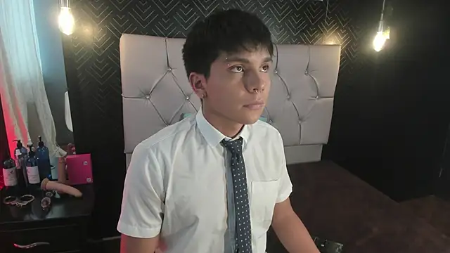 Thiago Kozak online show from February 2026 12:27:01 PM