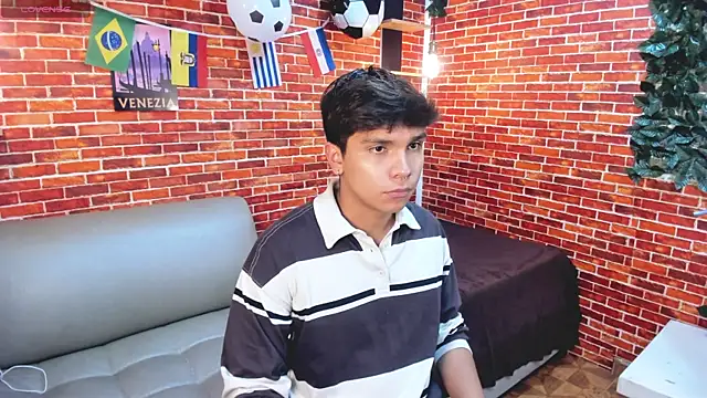 Snapshot of Thiago_Kozak chatting on July 2026 12:33:01 PM Thiago Kozak online show from July 2026 12:33:01 PM
