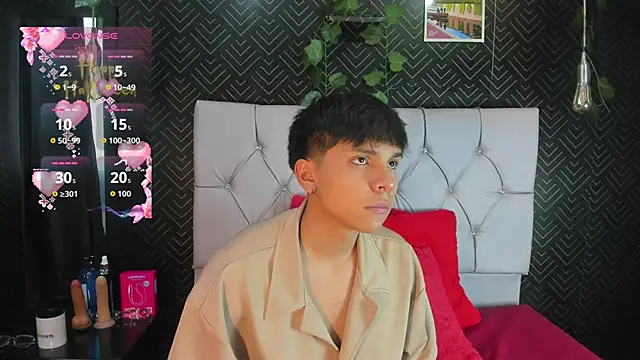 Thiago Kozak online show from October 2025 12:29:02 PM