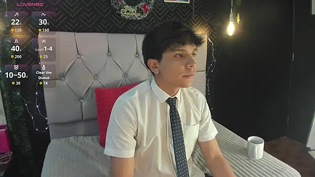 Thiago Kozak online show from December 2025 12:37:01 PM