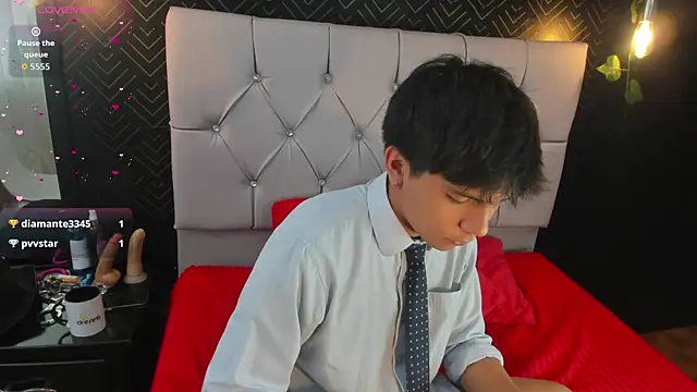 Thiago Kozak online show from November 2025 12:31:02 PM