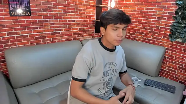 Snapshot of Thiago_Kozak chatting on July 2026 01:22:01 PM Thiago Kozak online show from July 2026 01:22:01 PM