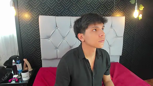 Thiago Kozak online show from October 2025 03:20:01 PM