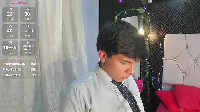 Thiago Kozak online show from December 2025 12:11:02 AM