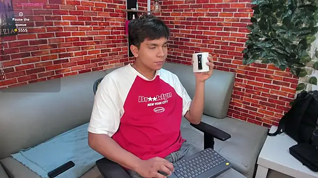 Thiago Kozak online show from May 2026 01:20:01 PM