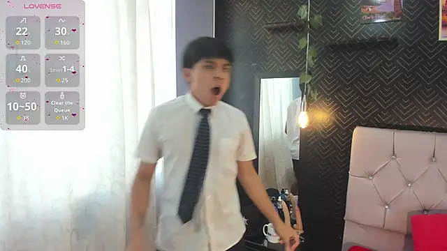 Thiago Kozak online show from November 2025 12:42:01 PM