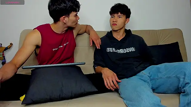 2Amateur Guys online show from December 2025 12:16:02 AM