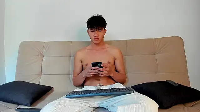 2Amateur Guys online show from March 2026 08:21:02 PM