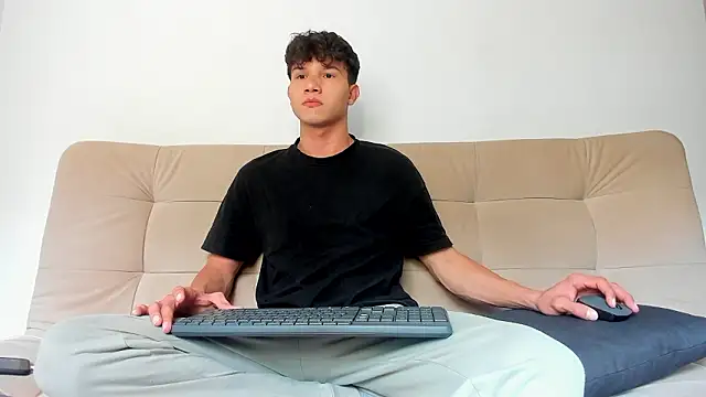 2Amateur Guys online show from March 2026 09:37:01 PM