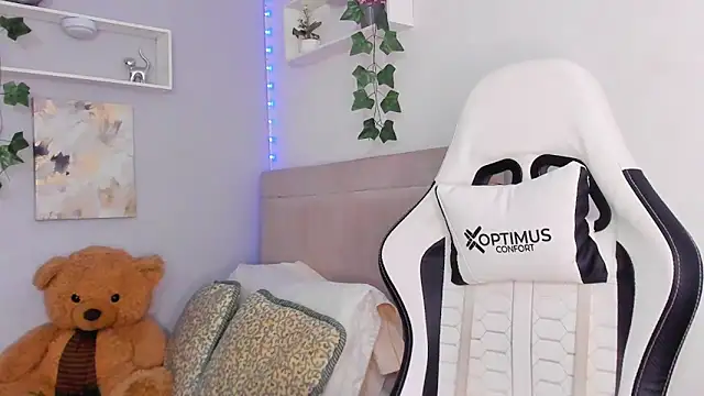 Snapshot of Thomas_wil chatting on November 2025 08:47:02 PM Thomas wil online show from November 2025 08:47:02 PM