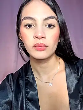 Snapshot of MartiinaRosse chatting on February 2026 03:33:01 PM MartiinaRosse online show from February 2026 03:33:01 PM