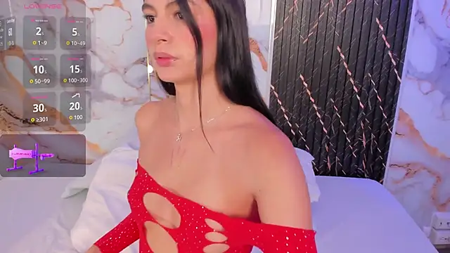 Snapshot of MartiinaRosse chatting on December 2025 07:40:02 PM MartiinaRosse online show from December 2025 07:40:02 PM