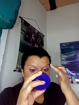 Hanna Kieran online show from October 2025 04:08:02 PM