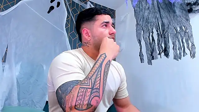 king falconer online show from October 2025 03:38:02 AM