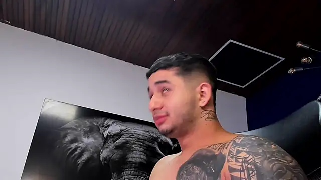 king falconer online show from December 2025 01:43:01 AM