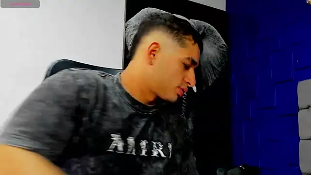 king falconer online show from November 2025 01:42:02 AM