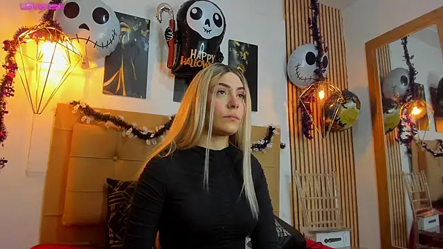 alesziarose online show from October 2025 07:37:01 PM