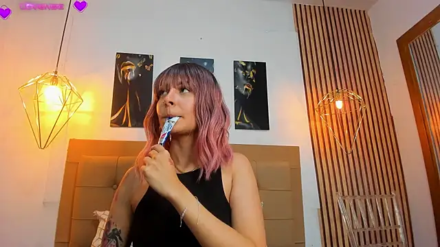 alesziarose online show from September 2025 08:48:02 PM