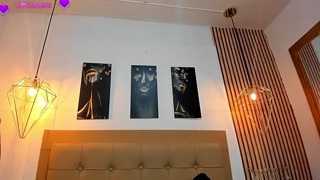 alesziarose online show from September 2025 07:58:01 PM