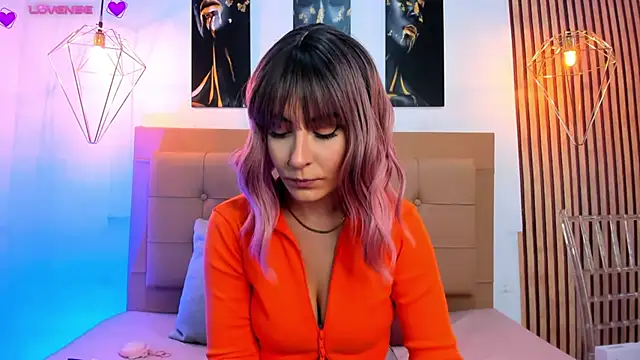 alesziarose online show from September 2025 07:19:02 PM