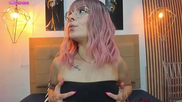 alesziarose online show from November 2025 07:57:01 PM