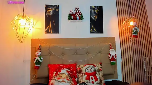 alesziarose online show from November 2025 07:58:02 PM