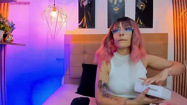 alesziarose online show from November 2025 07:51:01 PM