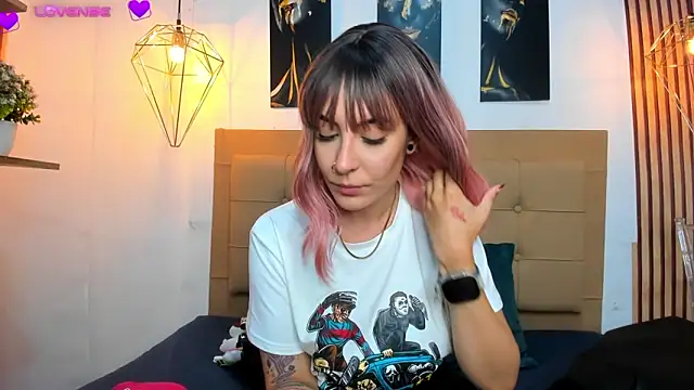 alesziarose online show from September 2025 07:36:01 PM