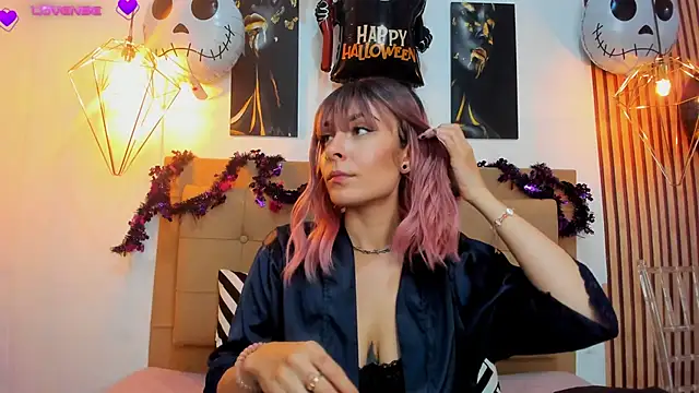 alesziarose online show from October 2025 07:22:01 PM