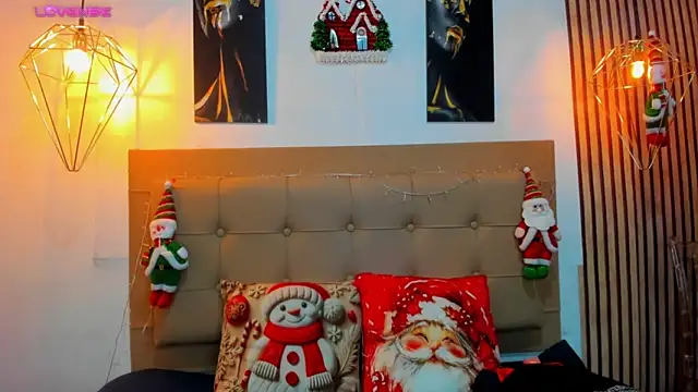 alesziarose online show from December 2025 07:41:01 PM