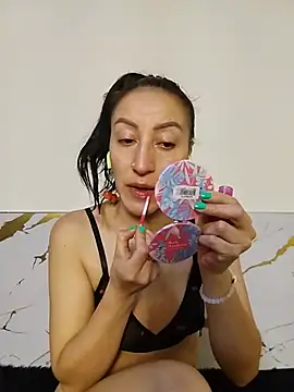 Oriana111 online show from May 2026 12:56:01 PM