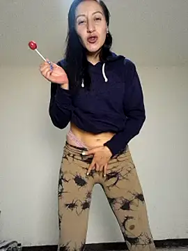 Oriana111 online show from October 2025 04:45:01 AM
