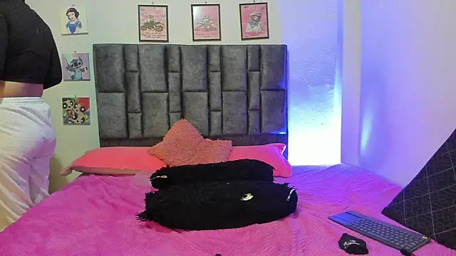 Snapshot of Esmeraldaa- chatting on June 2026 06:35:02 AM Esmeraldaa- online show from June 2026 06:35:02 AM