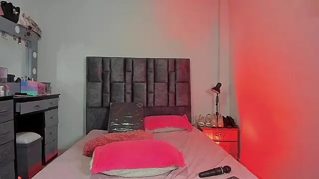 Esmeraldaa- online show from January 2026 05:36:02 AM