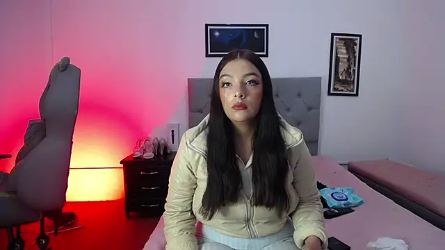 Esmeraldaa- online show from November 2025 04:07:01 AM