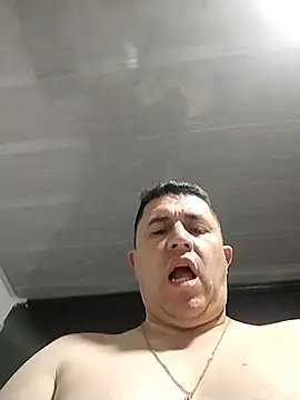 BigCristh79 online show from November 2025 10:32:01 PM