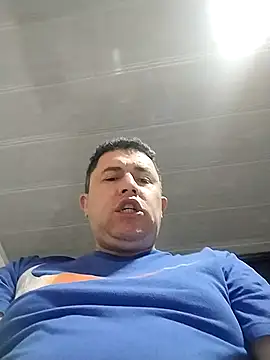 BigCristh79 online show from November 2025 07:19:01 PM