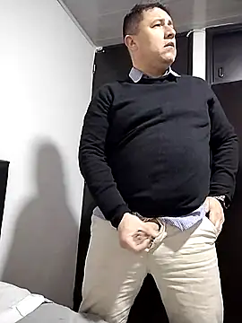 BigCristh79 online show from April 2026 12:47:01 PM
