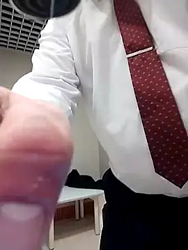 BigCristh79 online show from November 2025 04:40:02 AM