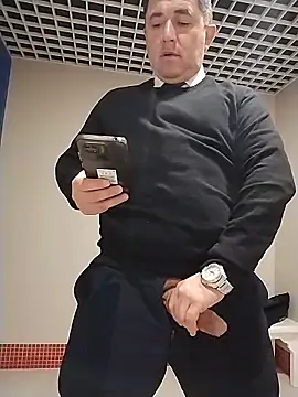 BigCristh79 online show from June 2026 04:23:02 AM