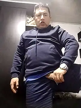 BigCristh79 online show from November 2025 05:08:02 AM