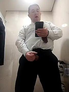 BigCristh79 online show from November 2025 04:07:01 PM