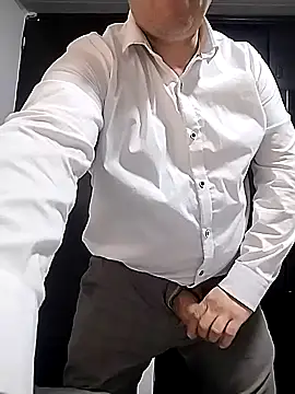 BigCristh79 online show from October 2025 05:43:01 PM