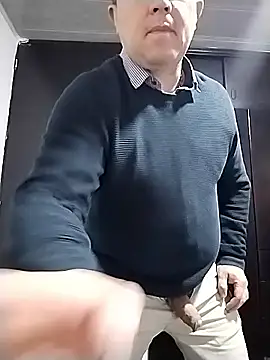 BigCristh79 online show from May 2026 07:56:02 PM