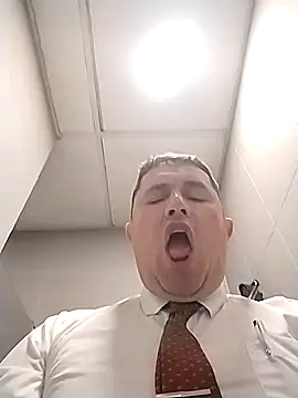 BigCristh79 online show from November 2025 05:27:01 PM